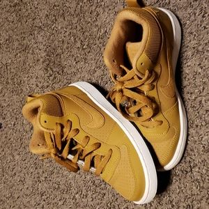 Boy Nike shoes size 3.5